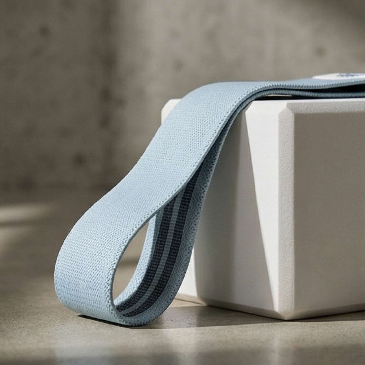 bande large resistance Medium gris bleu lifestyle Neora Mouv